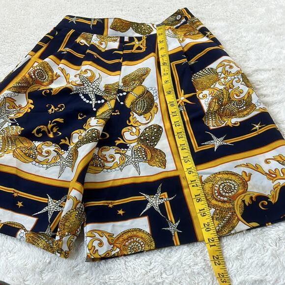 Vintage 80s Joyce gold and navy seashell novelty print silky shorts, size 8 - Picture 3 of 11